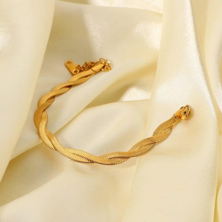TWISTED SNAKE CHAIN