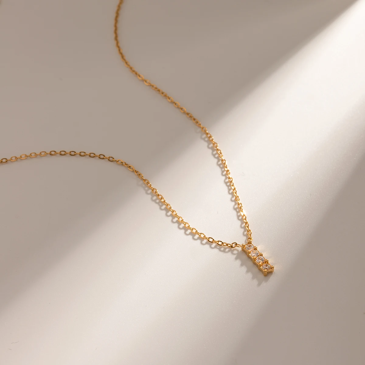 GLOWZIA NECK CHAIN