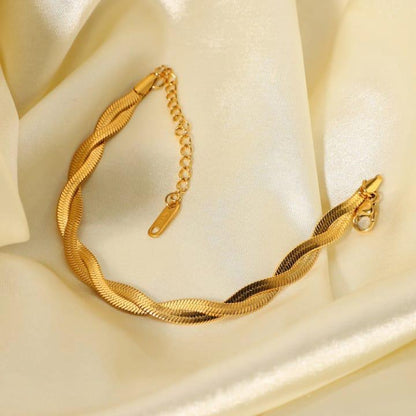 TWISTED SNAKE CHAIN